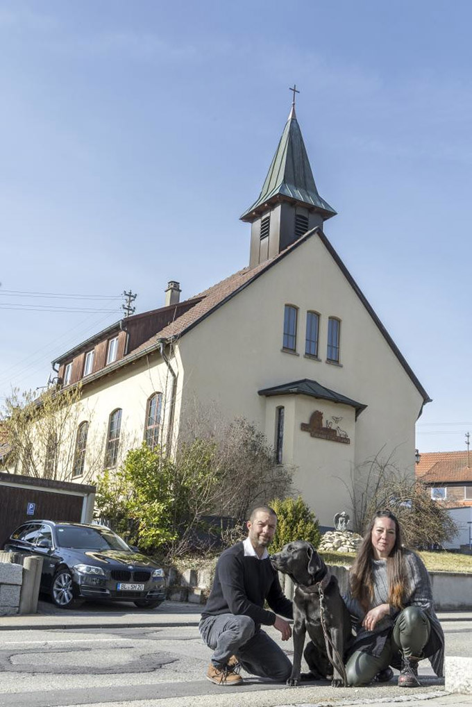 Tierbestattungs-Kirche in Albstadt ehemalige Pauluskirche Pfeffingen