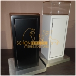 Erinnerungs-Säule-schwarz-weiß