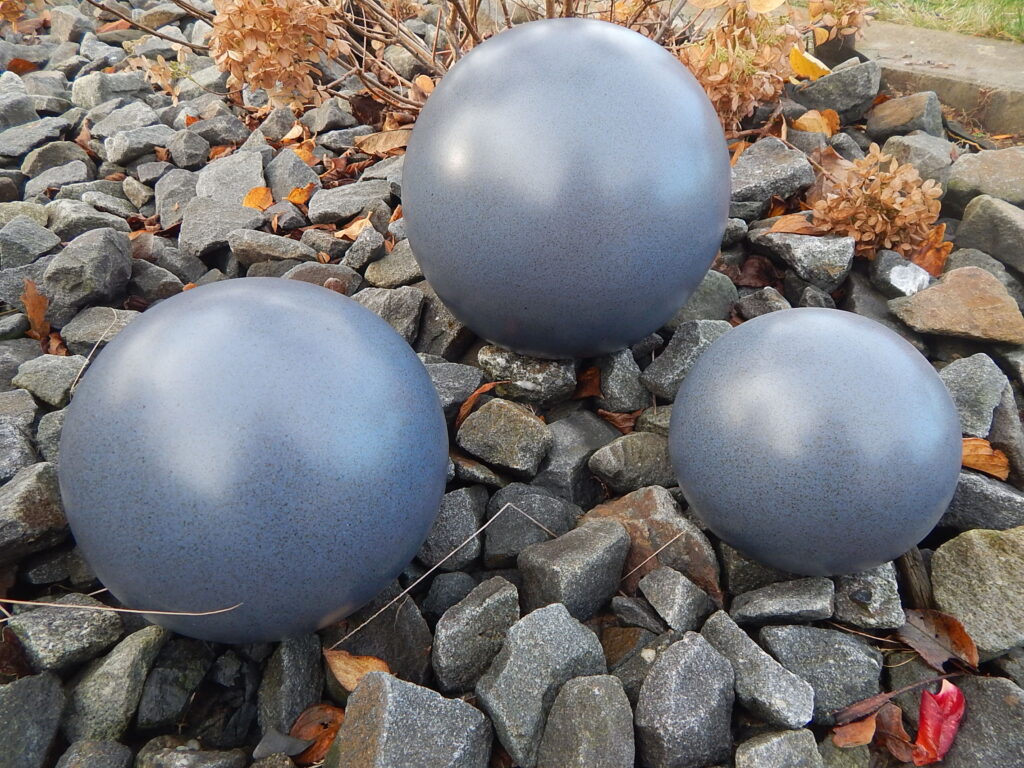 Tierurne Keramik Kugel