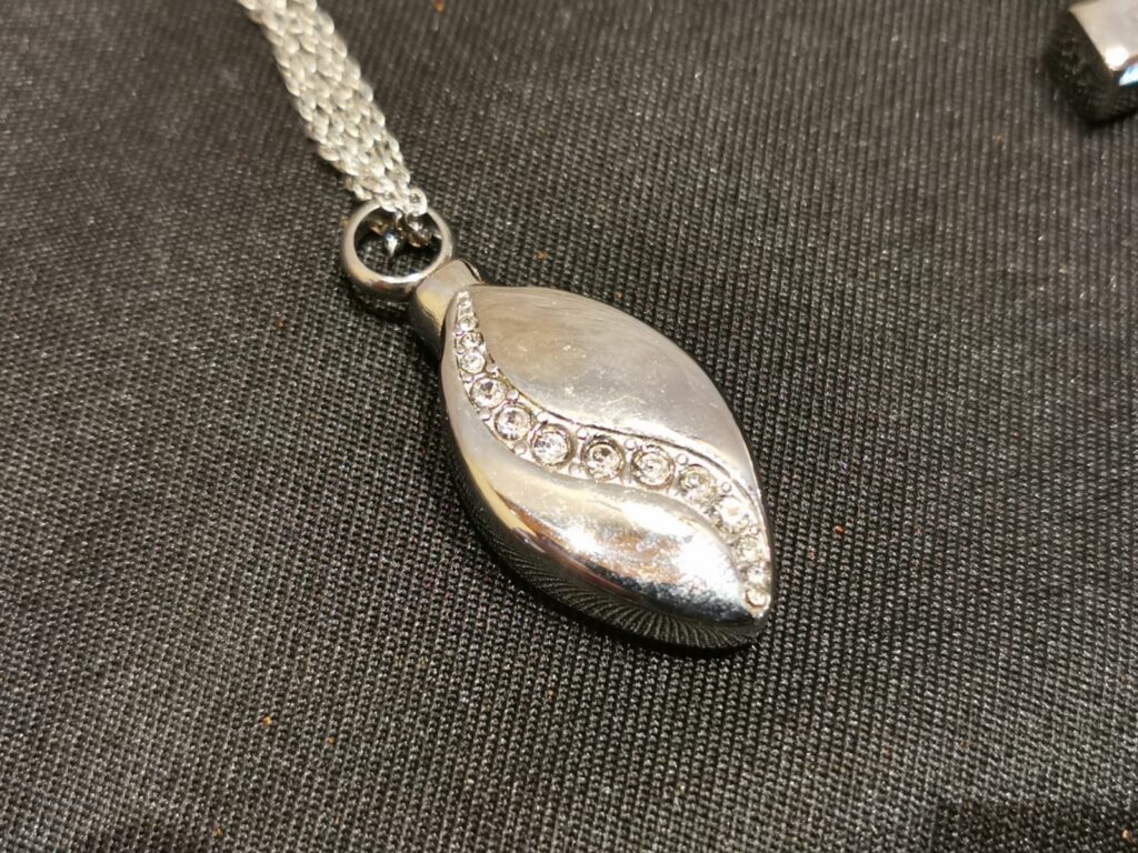 Ascheschmuck Knospe mit Strass Halskette Anhänger von Mund Katze Pferd Aschekapsel Erinnerungsschmuck