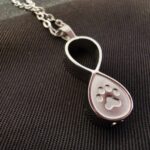 Ascheschmuck-Pfote-infinity-Unendlichkeits-Schleife-1