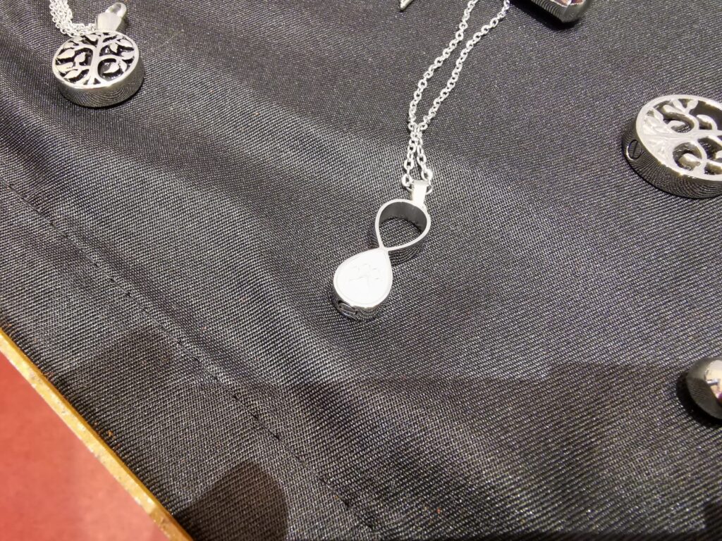 Ascheschmuck Pfote infinity Halskette Anhänger von Mund Katze Pferd Aschekapsel Erinnerungsschmuck