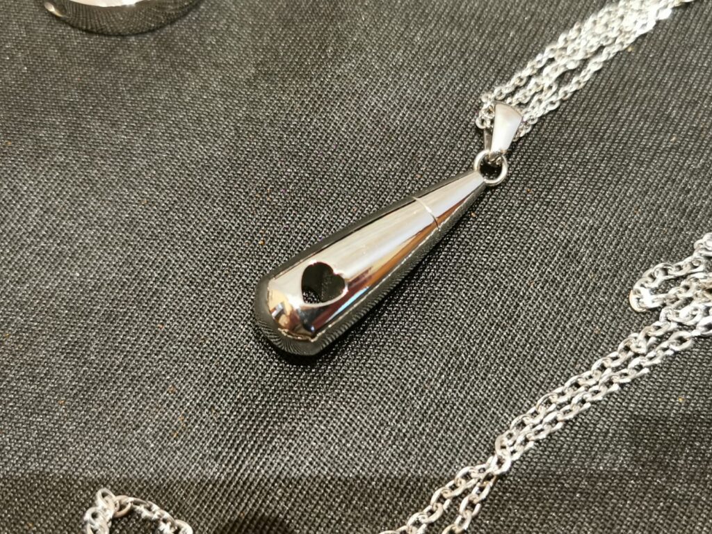 Ascheschmuck Tropfen Herz Halskette Anhänger von Mund Katze Pferd Aschekapsel Erinnerungsschmuck