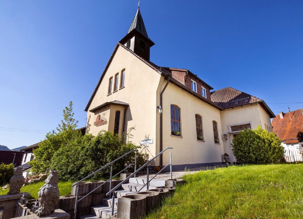 Tierbestattung Pauluskirche Albstadt bei Balingen Zollernalbkreis Schönhalde