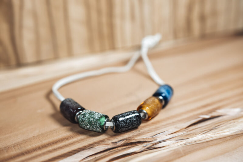 zylinder Ascheperle lang Murano-Glas Unikat Glasbläser Halskette Hund Katze Armband mit Asche und Gold Silber