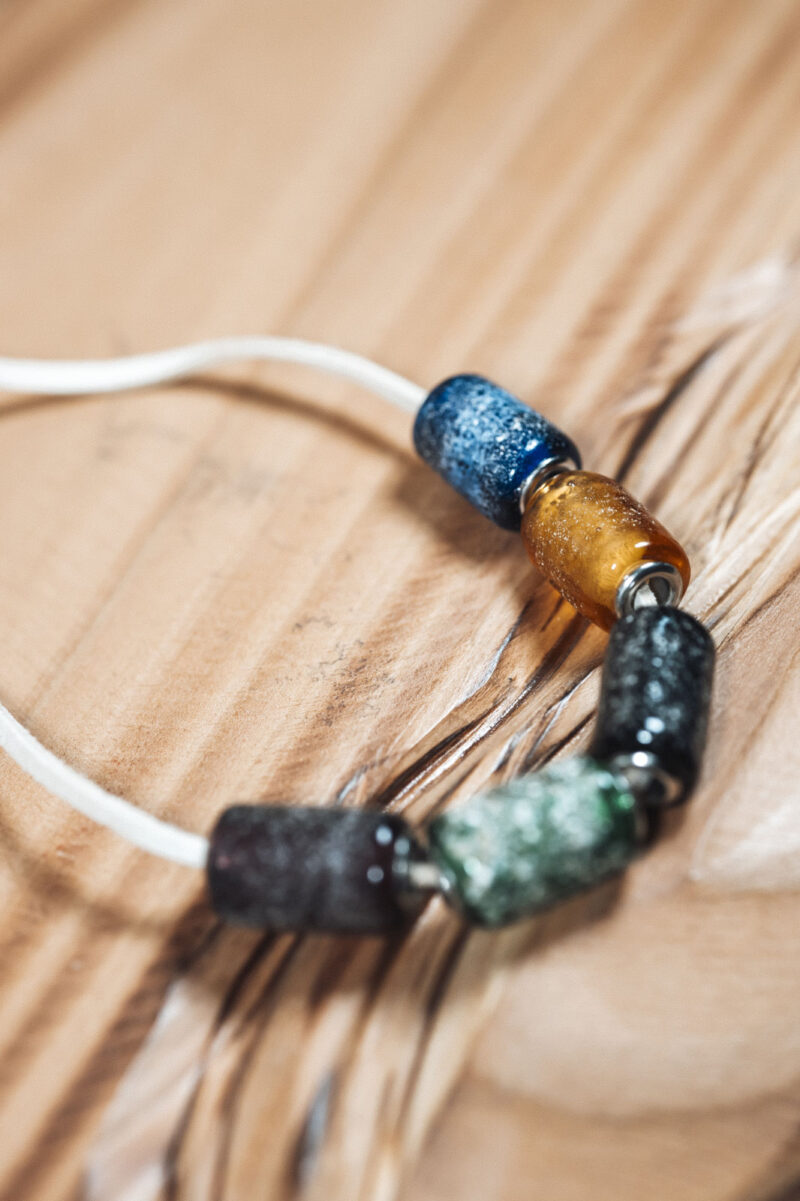 zylinder Ascheperle lang Murano-Glas Unikat Glasbläser Halskette Hund Katze Armband mit Asche und Gold Silber