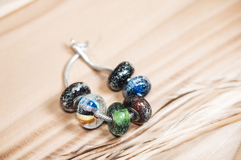runde Ascheperlen Murano-Glas Unikat Glasbläser Halskette Hund Katze Armband mit Asche und Gold Silber