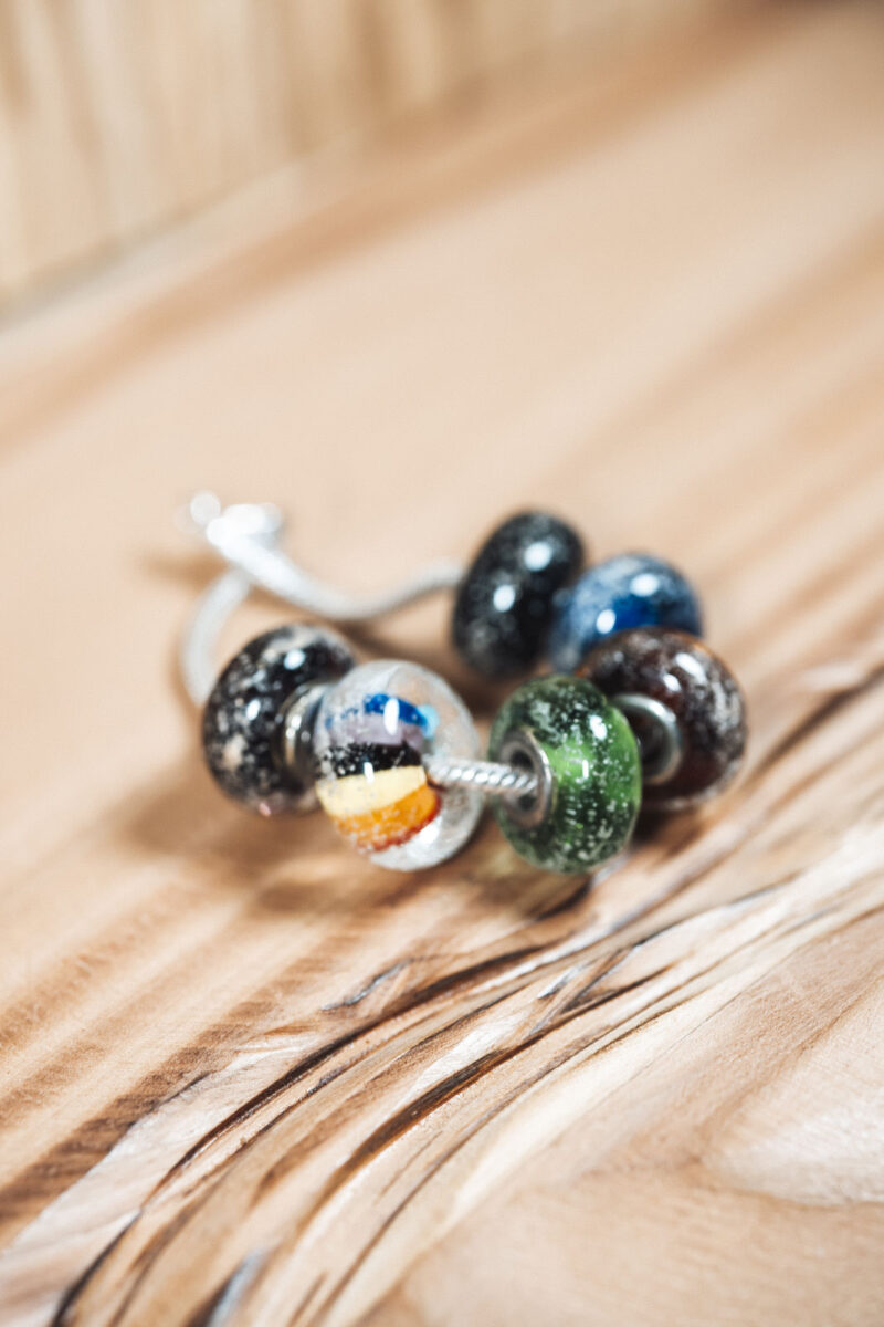 runde Ascheperlen Murano-Glas Unikat Glasbläser Halskette Hund Katze Armband mit Asche und Gold Silber